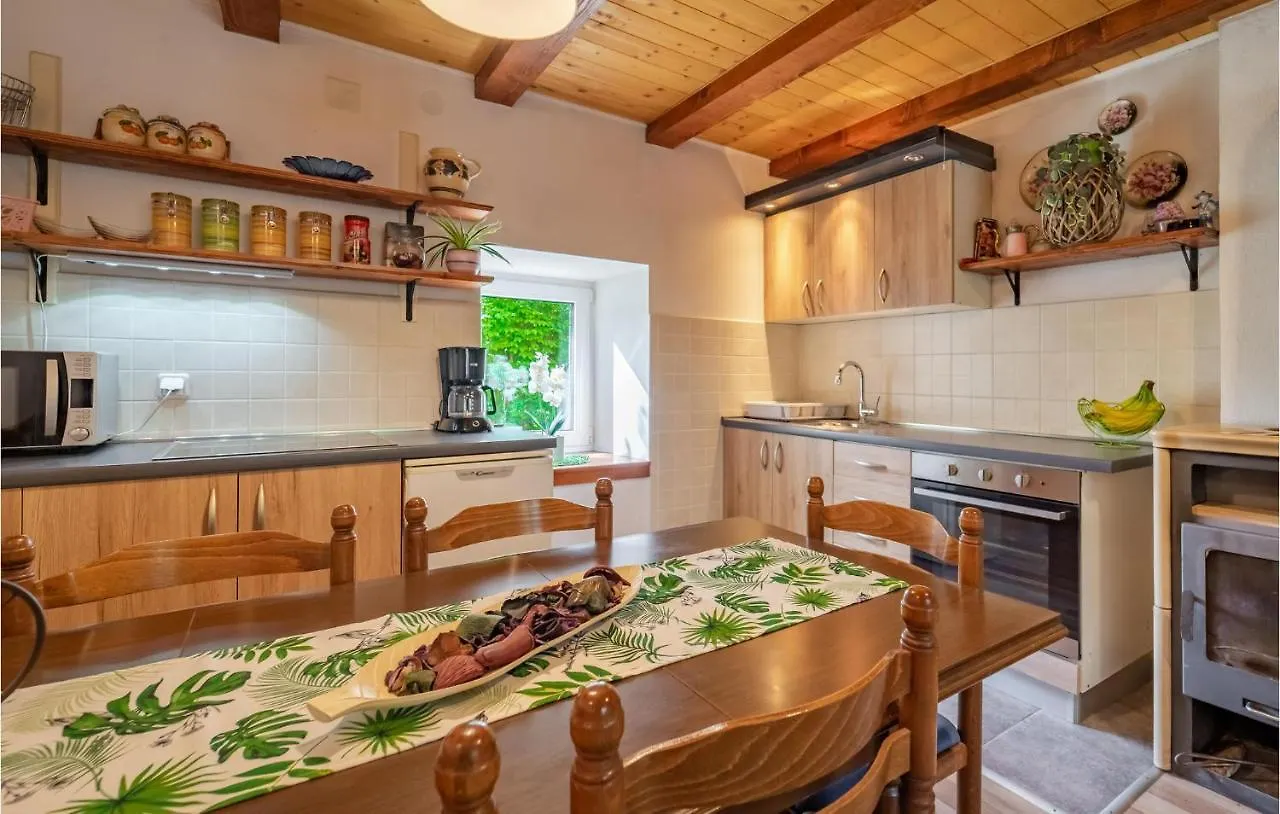 بيت للعطل Beautiful Home In Fuzine With Kitchen